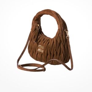 Meet your Posher, Cristina